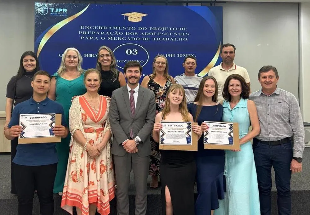 Entre Rios do Oeste participa formatura de jovens preparados para o mercado de trabalho