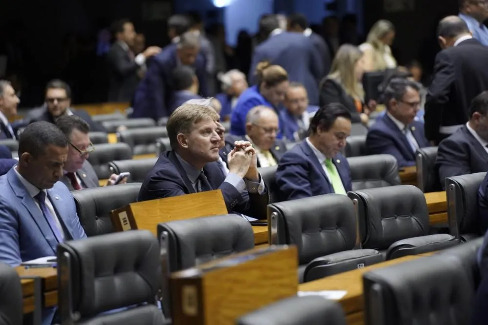 Deputado Padovani vota “sim” ao PL da Dosimetria
