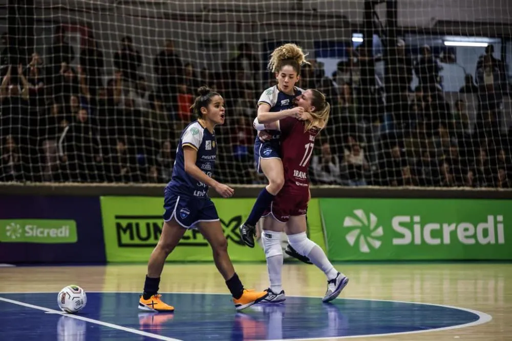 Stein chega à decisão da LFF com 60 gols marcados e mira o tricampeonato nacional