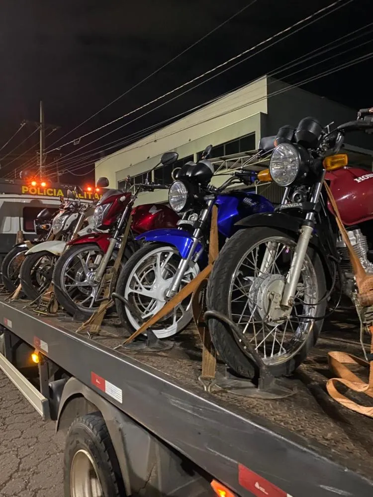 Operação de Trânsito abordou dezenas de motociclistas Foto:Divulgação/PMPR