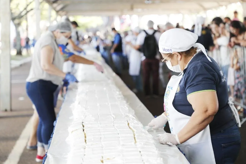 Tradicional bolo gigante marcará aniversário de 74 anos de Cascavel
