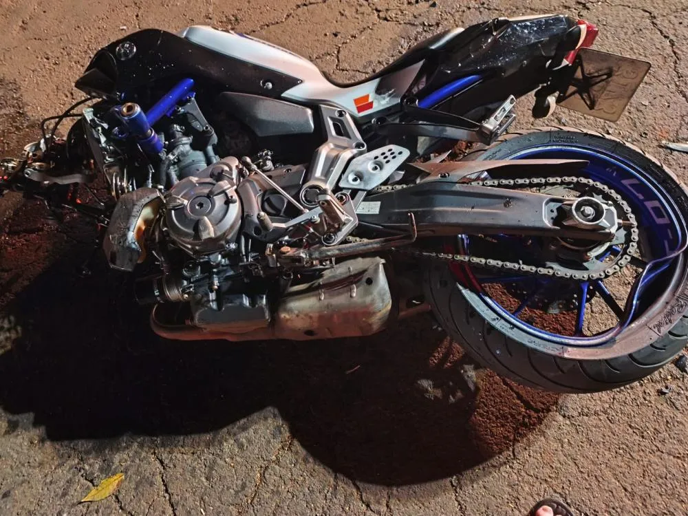 Motociclista de 20 anos morre após colisão com carro na véspera de Natal em Marechal