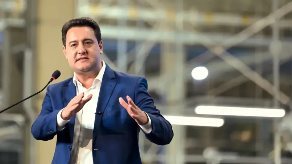 Governador Ratinho Junior (PSD) aparece como um dos principais nomes da oposição para o Palácio do Planalto.