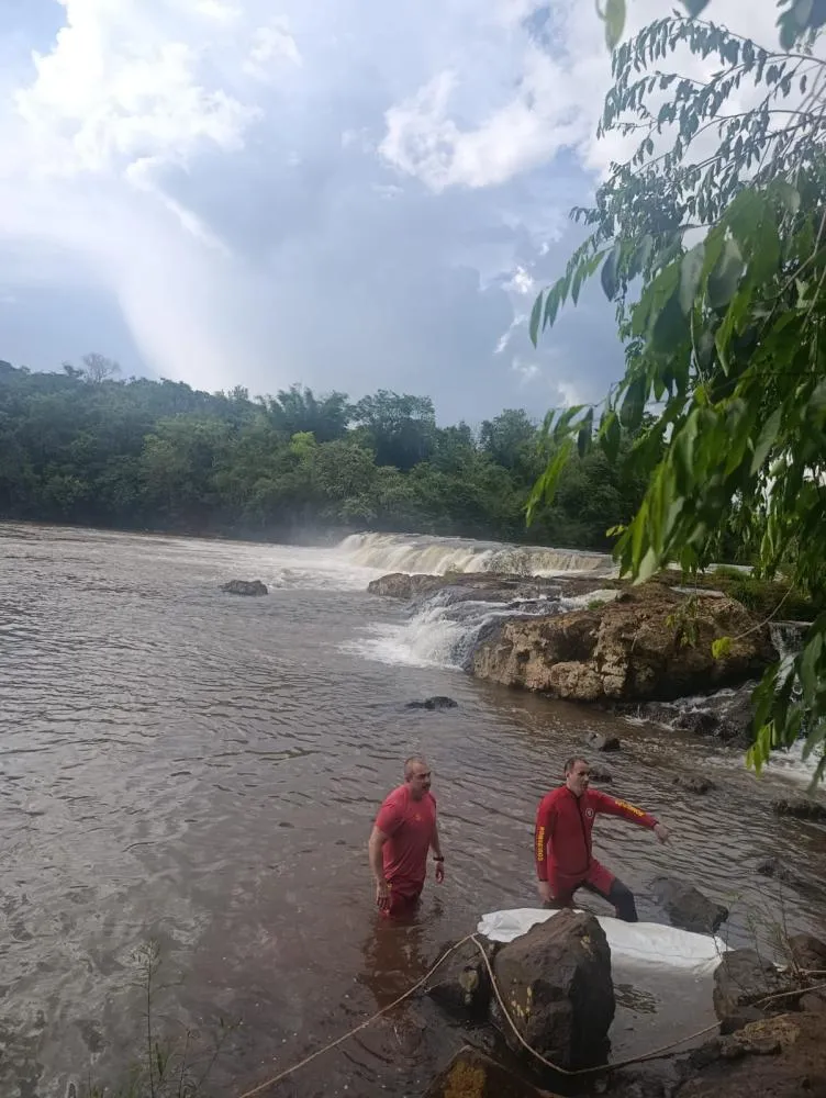 Bombeiros localizam corpo de menino desaparecido em Boa Vista da Aparecida