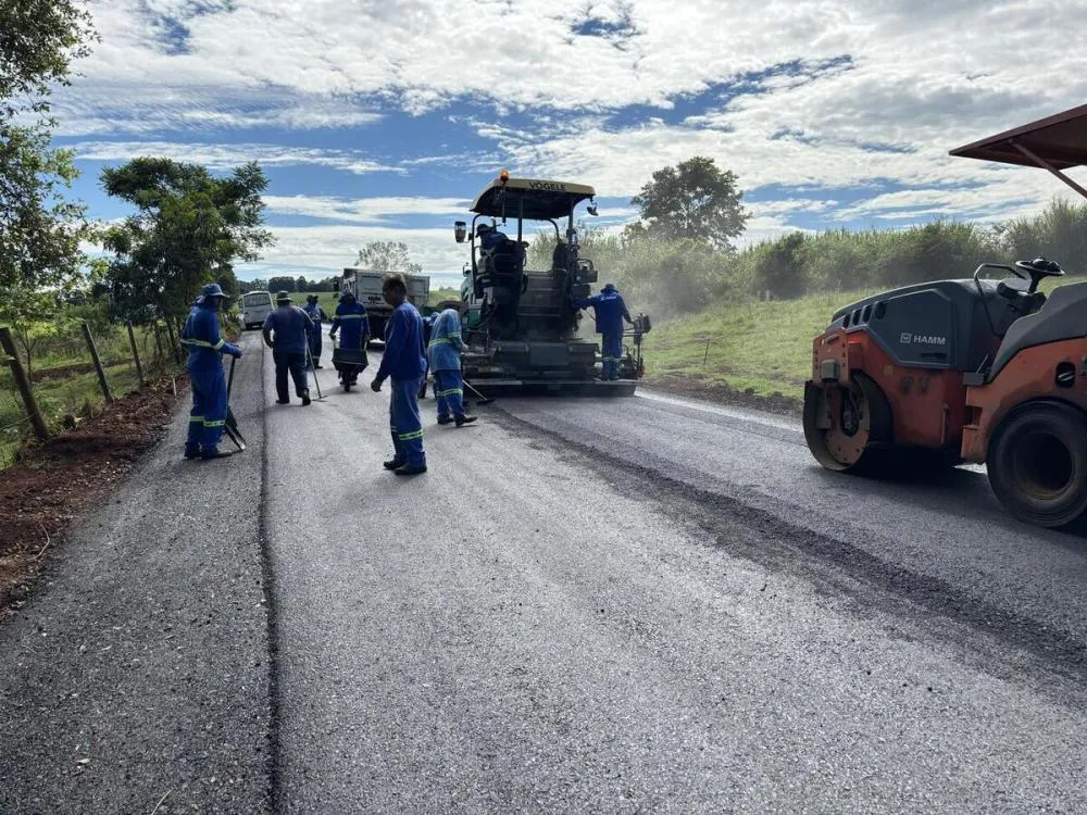Comunidade de Nova Videira recebe novo asfaltamento rural