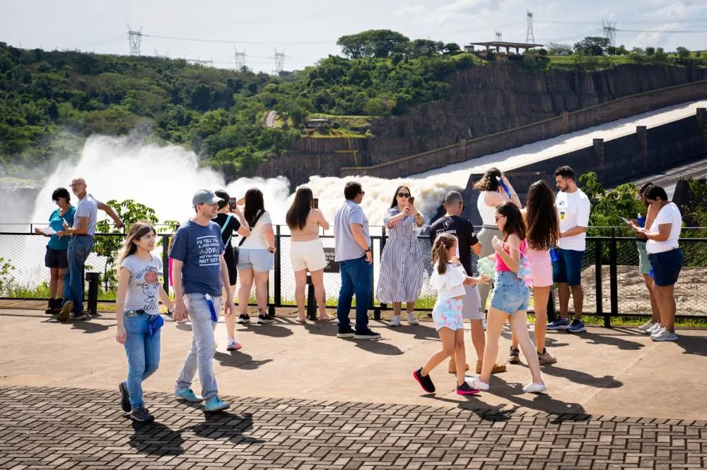 Turismo Itaipu fecha 2025 com mais de meio milhão de visitantes