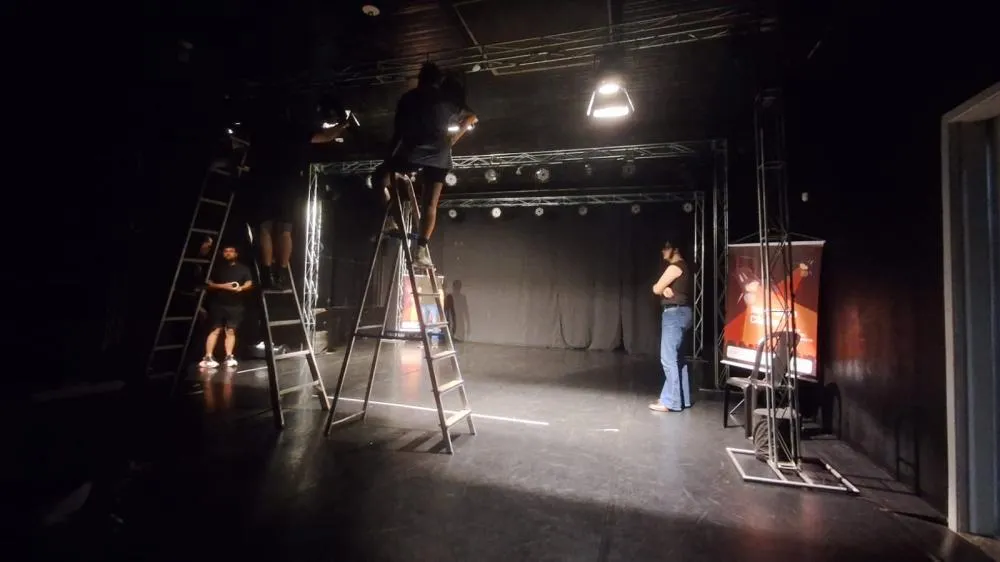 Cascavel tem vagas gratuitas para oficina de iluminação teatral