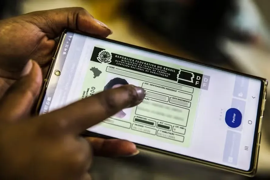 Renovação automática da CNH para motoristas sem multas começa nesta sexta-feira