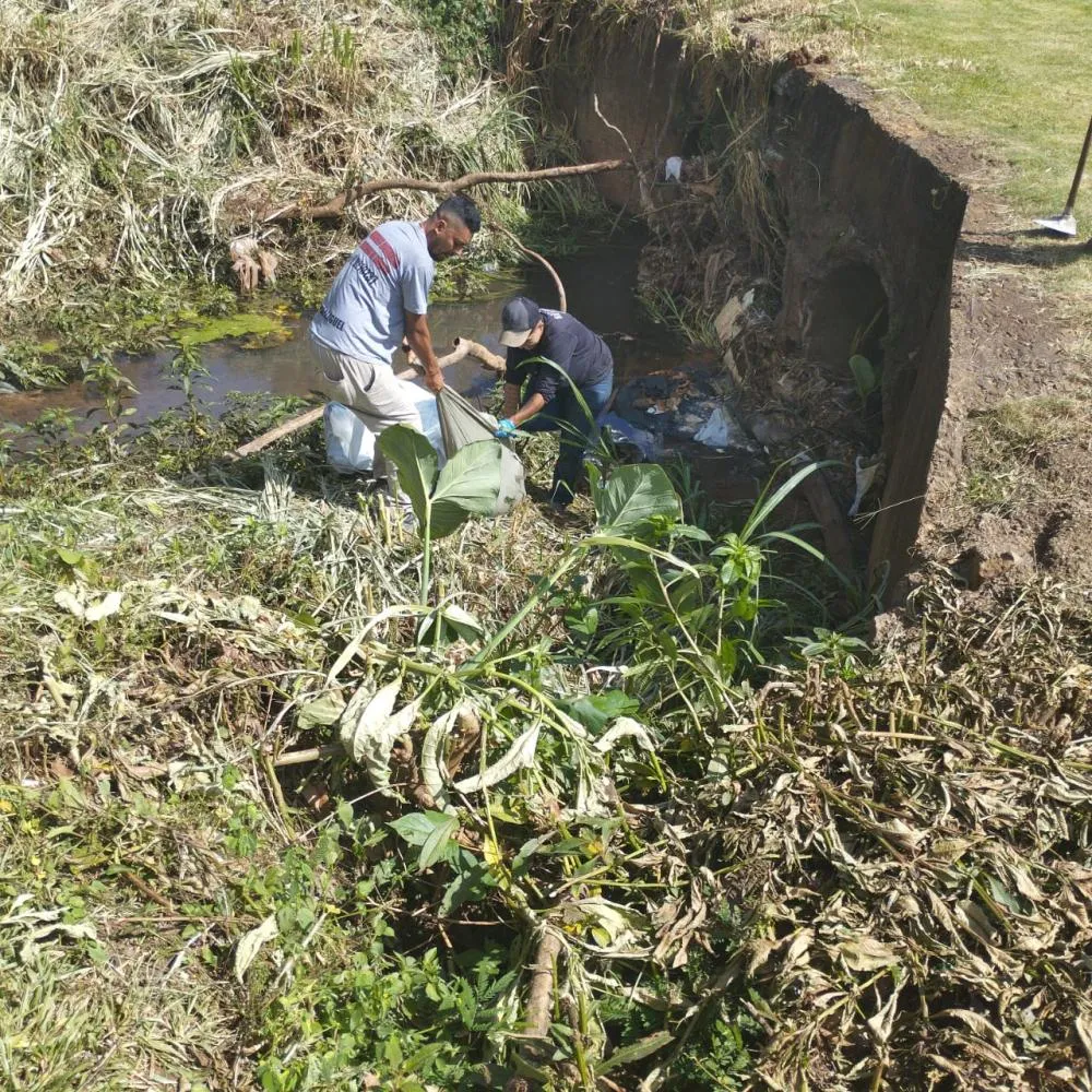 Guarda Municipal apura descarte irregular de resíduos em córrego de Cascavel