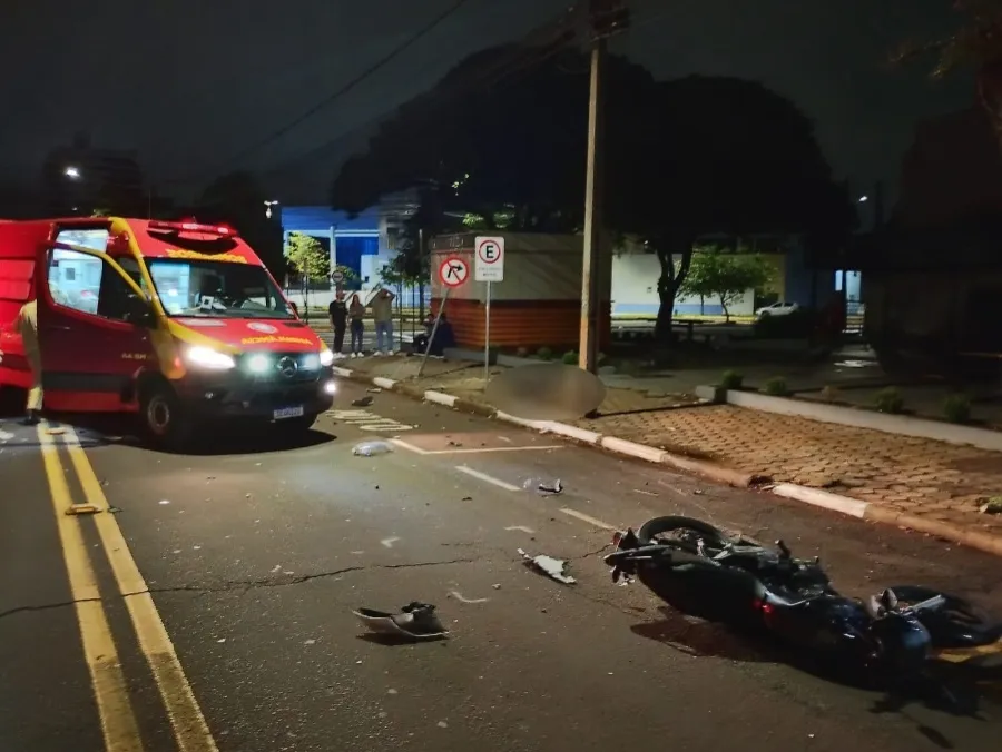 Motociclista de 18 anos morre em grave acidente no Centro de Toledo; motorista foge