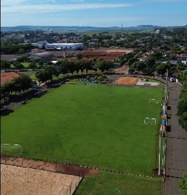 Estádio Municipal de Entre Rios do Oeste recebe melhorias e amplia opções esportivas