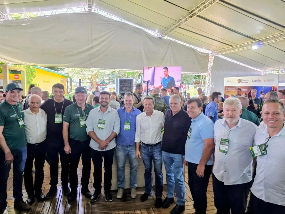 Prefeito de Nova Santa Rosa Lari Hitz participa da abertura do Agroshow Copagril 2026
