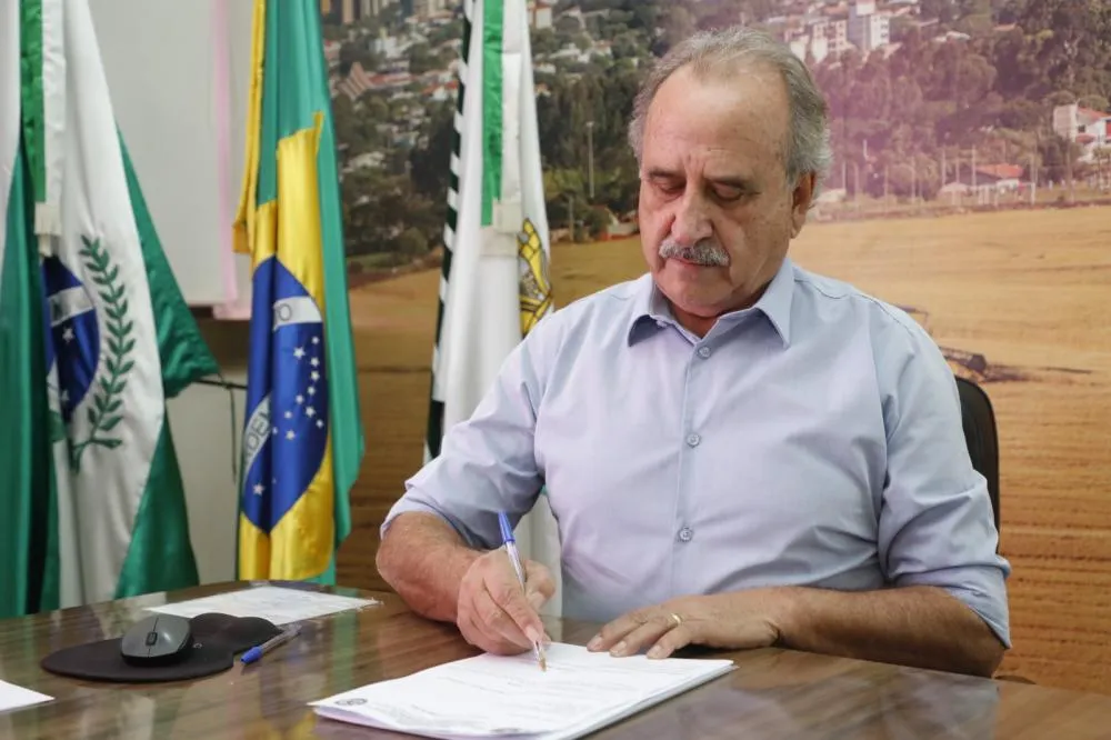 Prefeito Renato Silva garante maior Promoção Vertical da história aos servidores de Cascavel