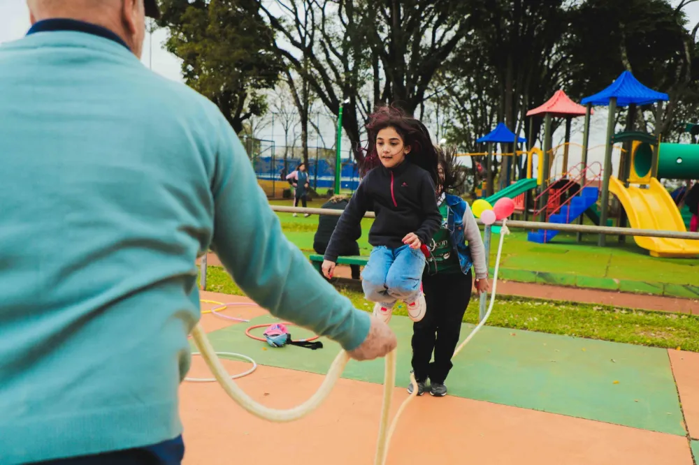 Prefeitura promove colônia de férias gratuita no Ciro Nardi para garantir a diversão da criançada em Cascavel