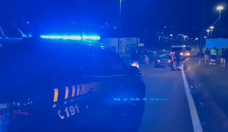 Motociclista sofre TCE e fratura nas pernas em acidente na marginal da BR-277