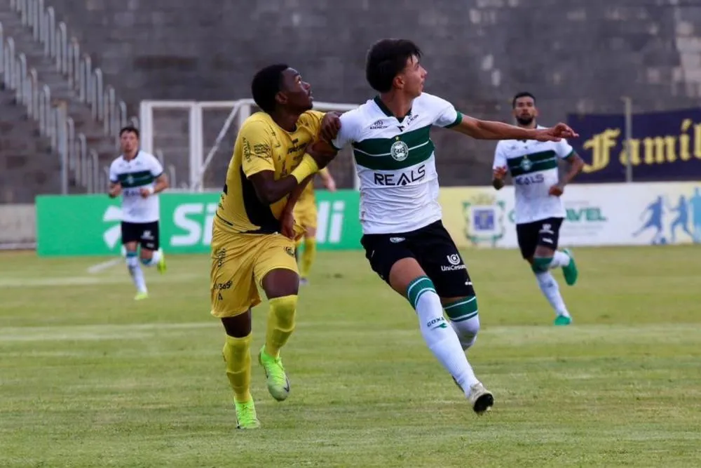 Cascavel fecha primeira fase na lanterna e agora luta pela sobrevivência no Paranaense