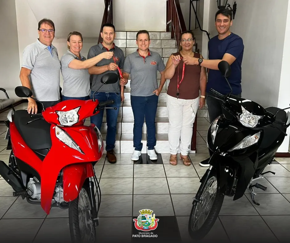 Realizada a entrega das motos da campanha AME Pato Bragado