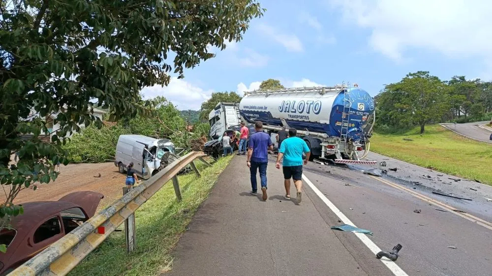 Acidente na BR-277 em Nova Laranjeiras deixa um morto e quatro feridos
