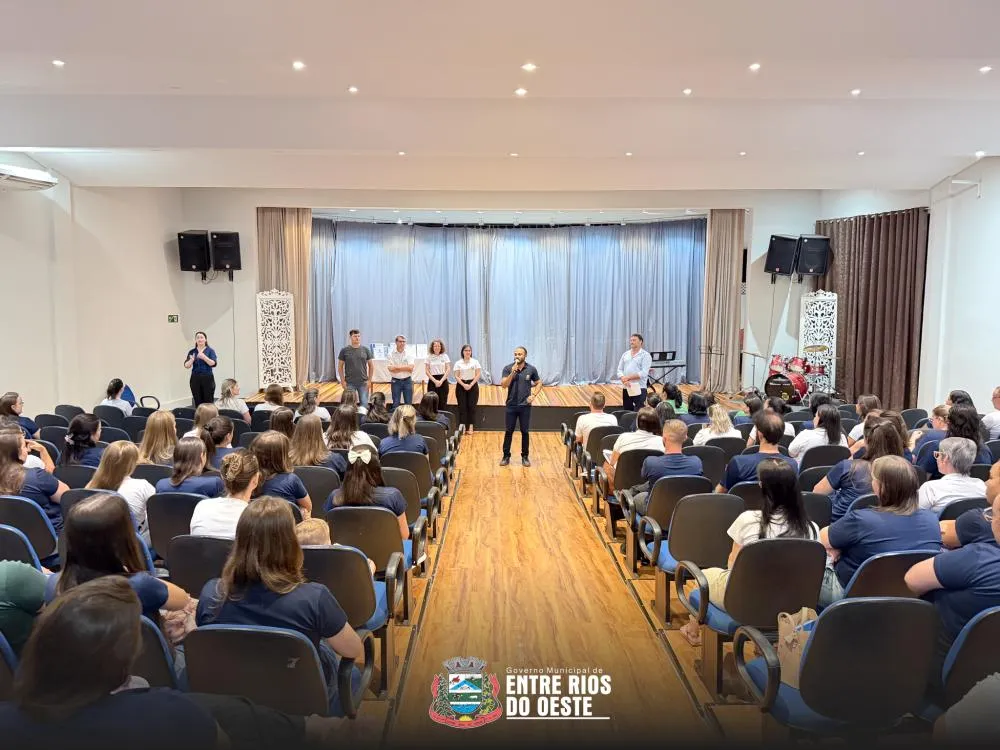 Educação e Cultura iniciam ano letivo com encontro especial em Entre Rios do Oeste