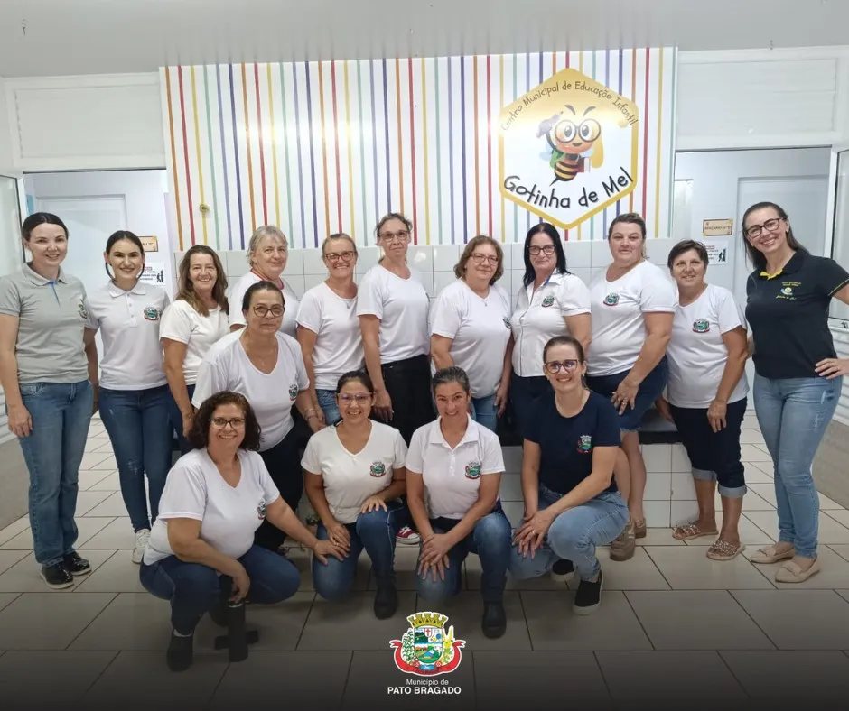 CMEI de Pato Bragado recebe visita de profissionais de Entre Rios do Oeste para troca de experiências