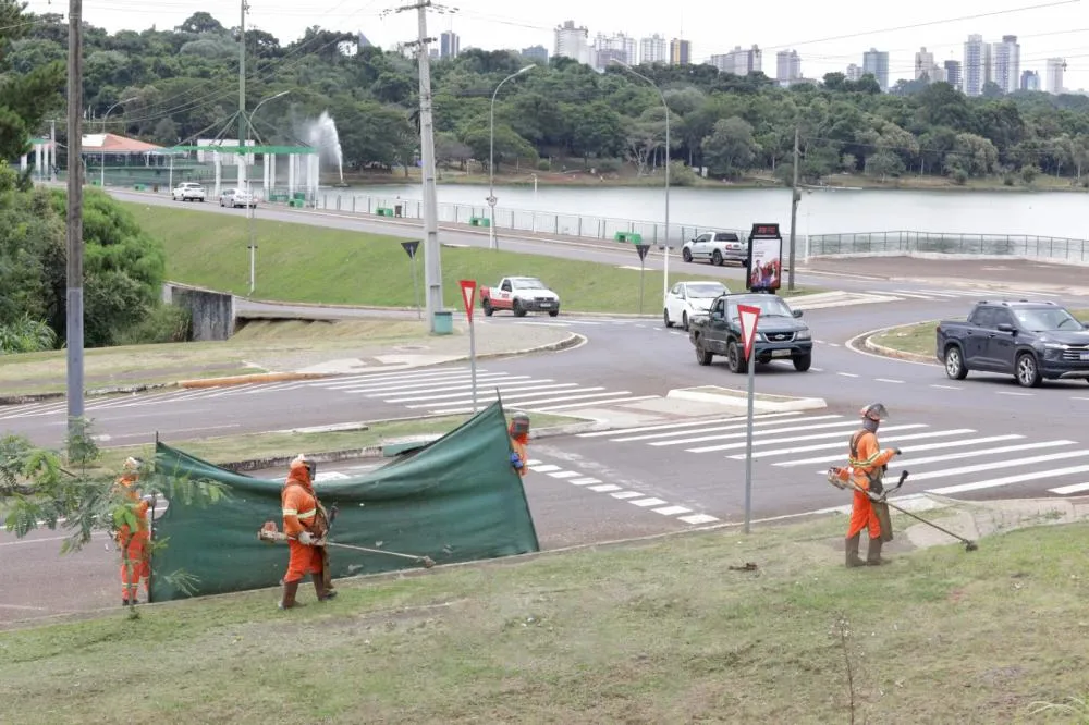 Prefeitura avança com manutenção de canteiros, parques e avenidas em Cascavel