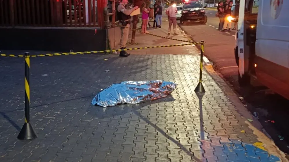 Mulher é morta e outra fica ferida em ataque a tiros em Toledo