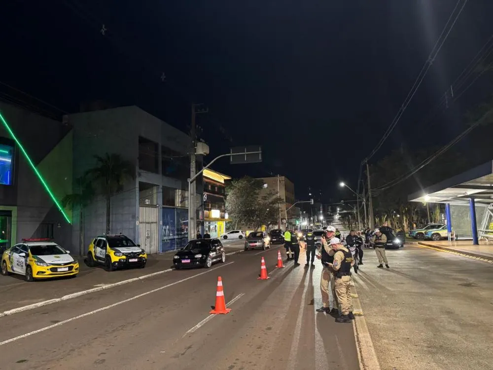 Operação Lei Seca flagra 13 motoristas embriagados e prende três condutores em Cascavel