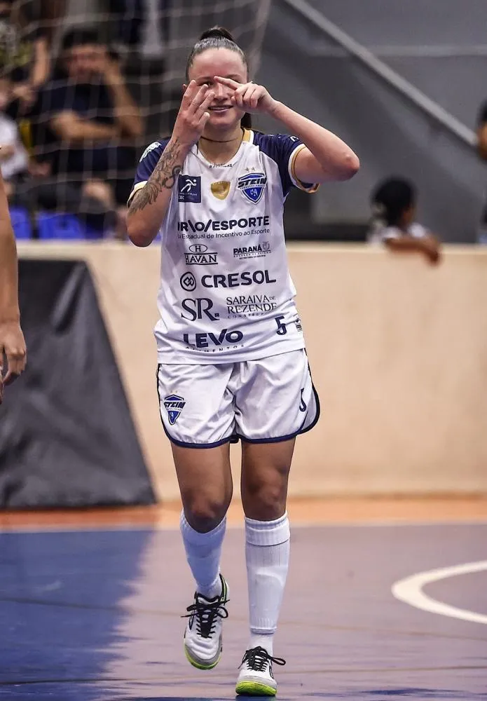 Stein Cascavel vence Londrina por 3 a 0 e larga na frente na semifinal do Paranaense