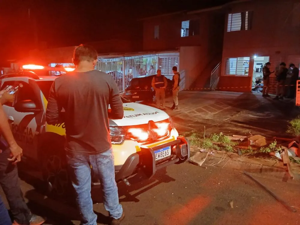 Mulher é morta a facadas e autor está foragido em Cascavel