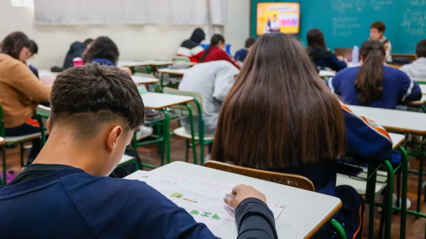 Proposta de estudante do Geração Atitude vira lei e institui programa permanente de orientação vocacional para o ensino médio no Paraná