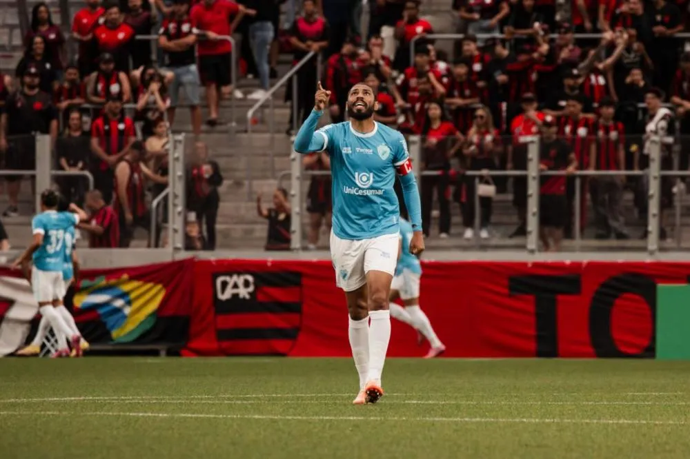 Londrina derrota o Athletico e vai à final do Paranaense 2026