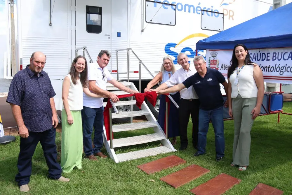 Nova Santa Rosa firma convênio com o Sesc e recebe unidade móvel do OdontoSesc