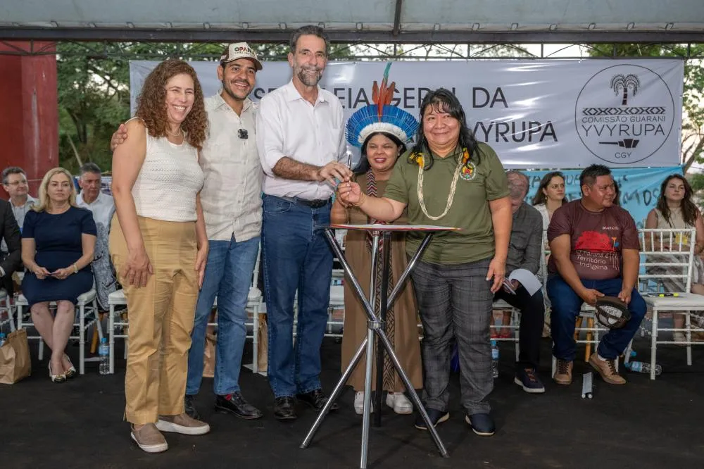 Assinatura da compra de terras para as aldeias em Terra Roxa e Guaíra. Foto: William Brisida/Itaipu Binacional