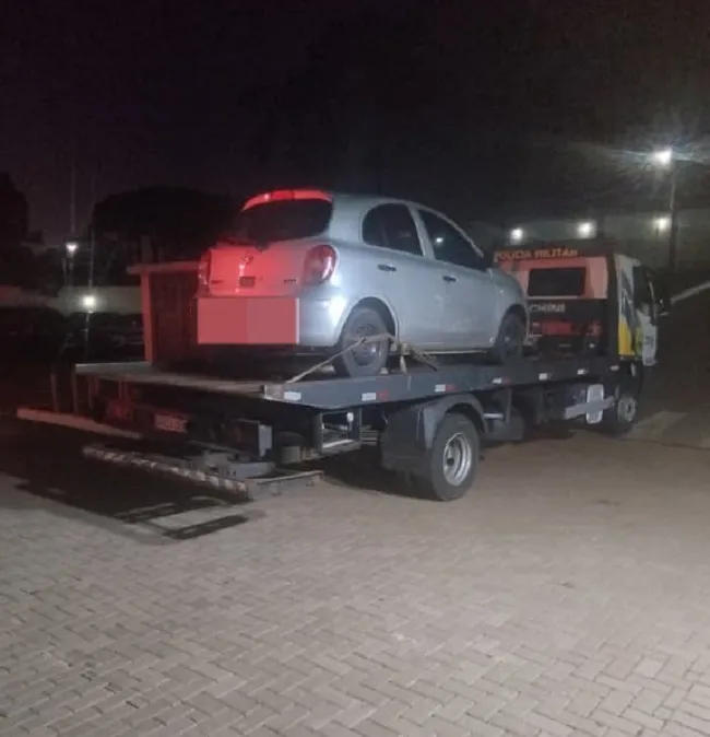 Carro furtado é trocado por crack e três pessoas são presas por receptação no Centro