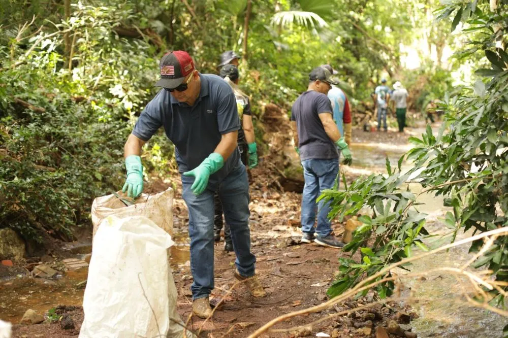 As intervenções estão sendo feitas em 3 pontosdo rio Foto: Divulgação/Assessoria