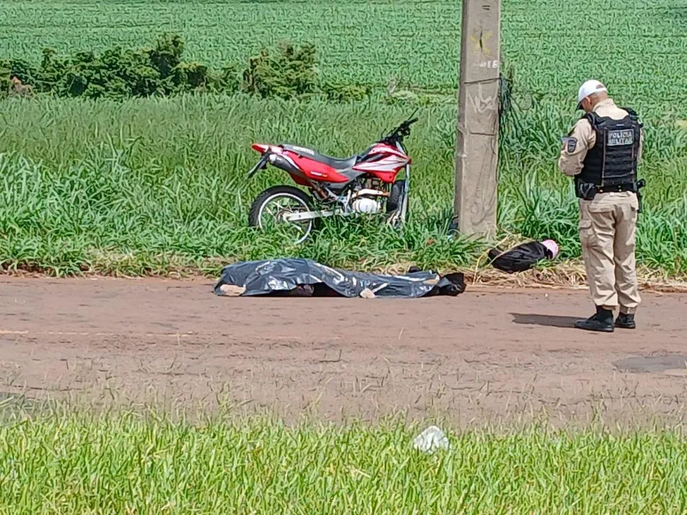 Jovem de 23 anos morre ao colidir contra poste no Esmeralda