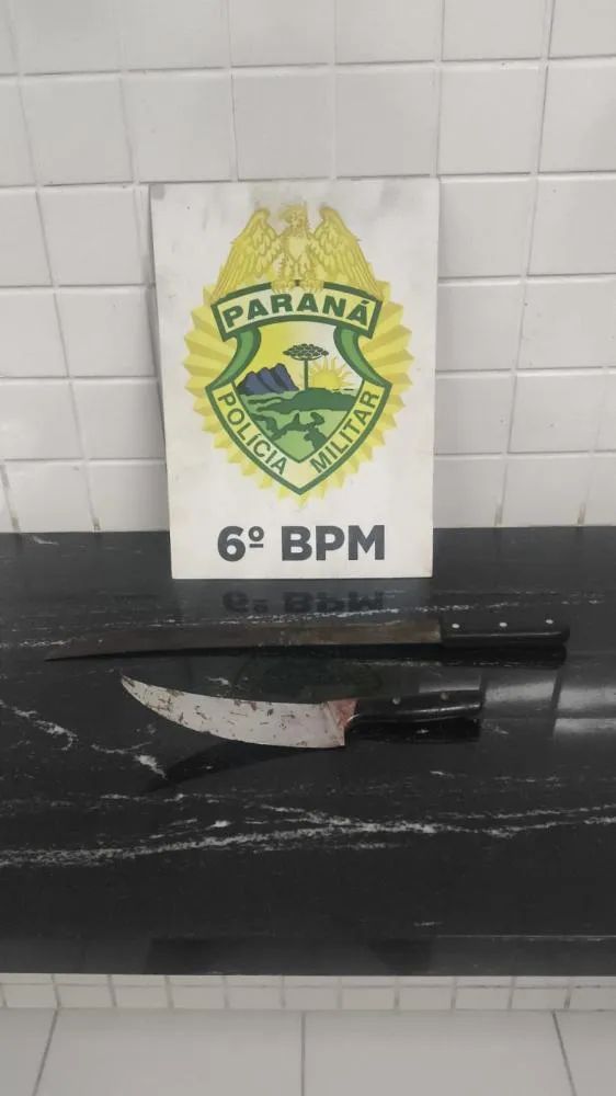 Homem invade residência armado e acaba gravemente ferido após morador reagir 