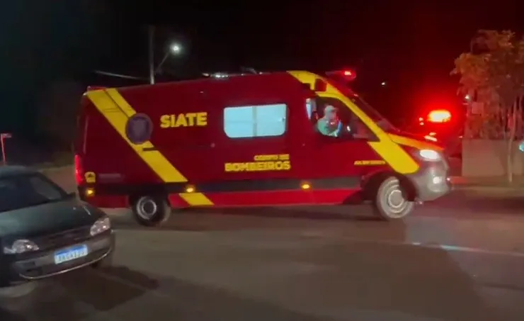 Mulher é esfaqueada e homem fica ferido após briga de casal em Cascavel