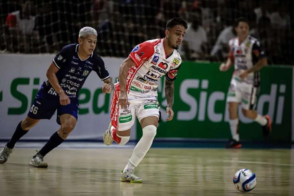 Cascavel vence na estreia, mas esbarra em falhas na finalização contra o Ampére