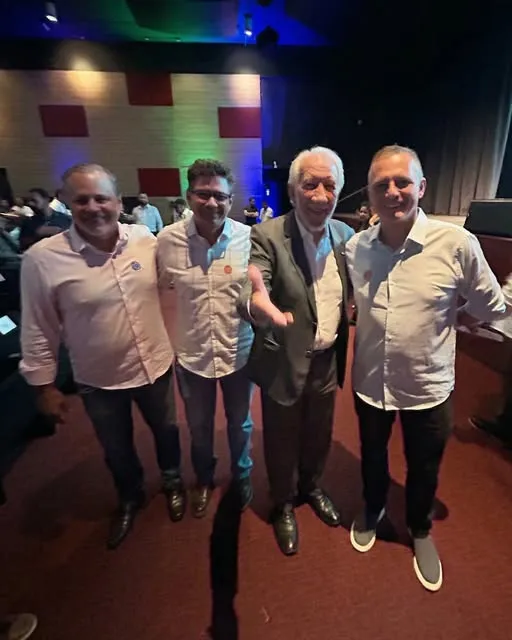 Convênio foi assinado em Curitiba Foto: Divulgação/Assessoria