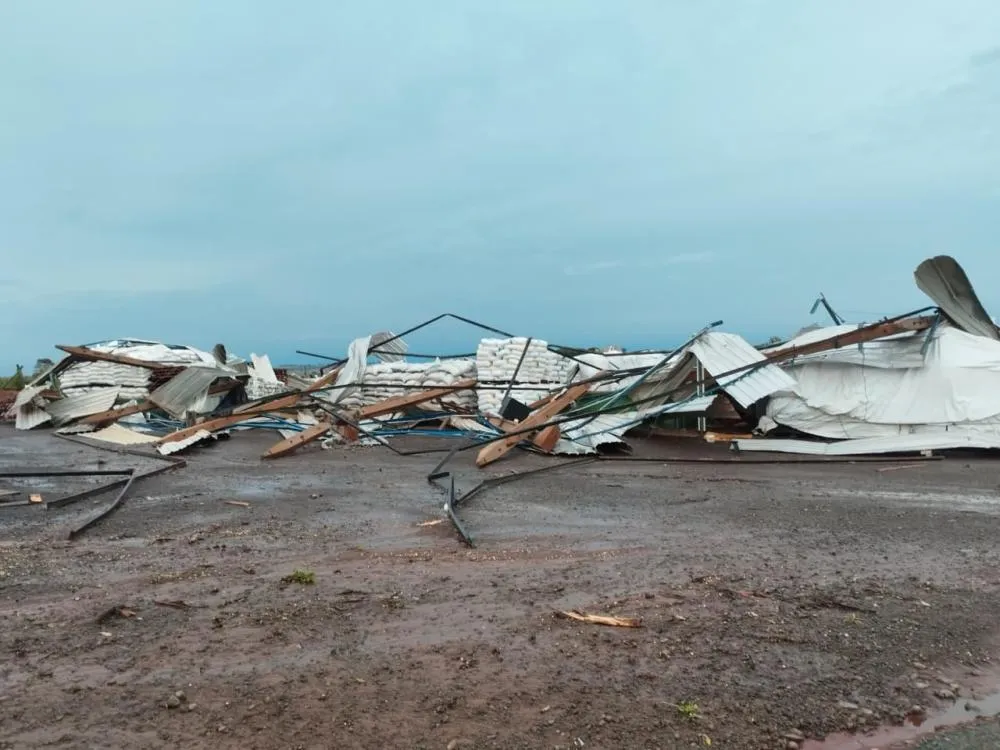 Além dos danos nas lavouras, produtores amargam o prejuízo de perdas em máquinas e implementos agrícolas CRÉDITO: Reprodução Faep