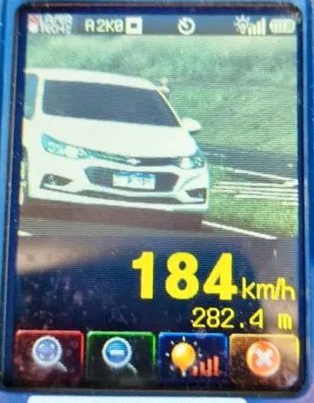 PRF flagra 538 motoristas em alta velocidade em um dia em Cascavel