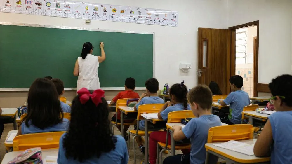 Câmara promove audiência para debater ensino de línguas estrangeiras na rede municipal