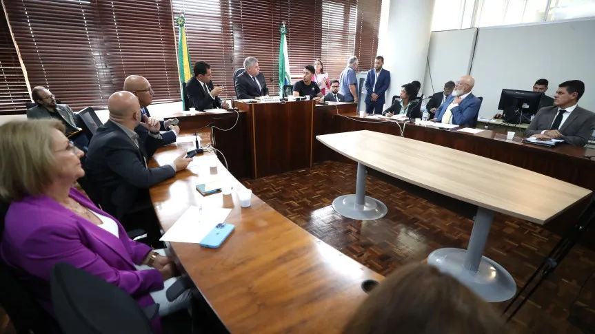 Reunião ocorreu na manhã desta terça-feira (24), na Sala das Comissões. Créditos: Orlando Kissner/Alep