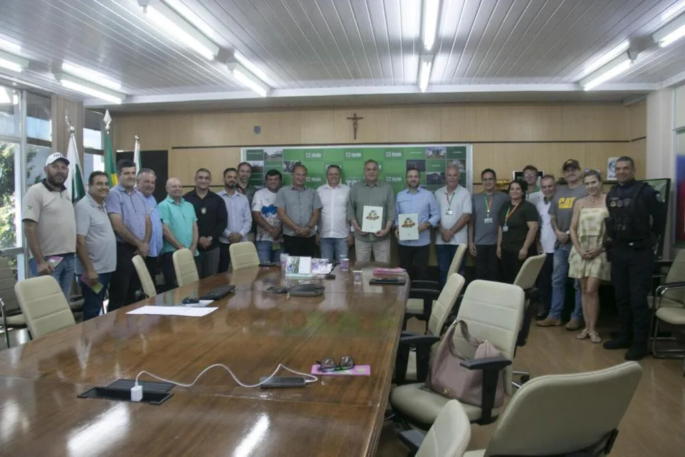 Prefeitura de Toledo e Clube Caça e Pesca iniciam planejamento da Festa do Porco 2026