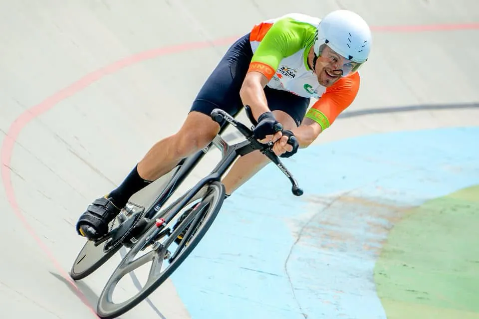 Paraciclista transforma superação em conquistas