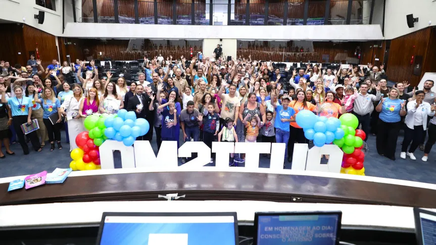 Solenidade ocorreu nesta segunda-feira (30), no Plenário da Casa. Créditos: Orlando Kissner/Alep