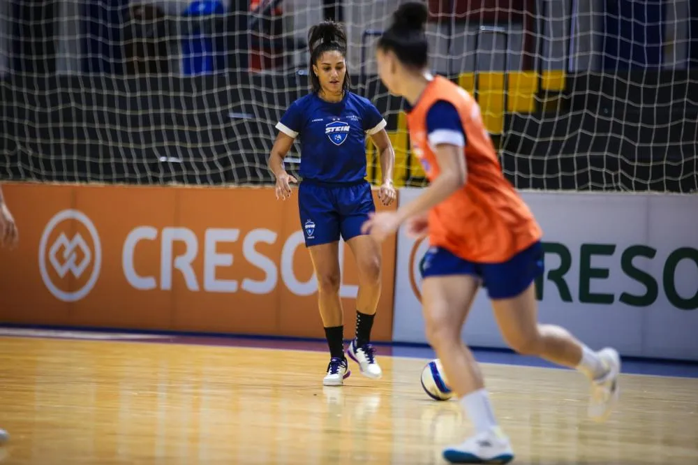 Diante da torcida, Stein Cascavel Futsal abre temporada profissional 2026 contra o UNIT/APCEF-SE