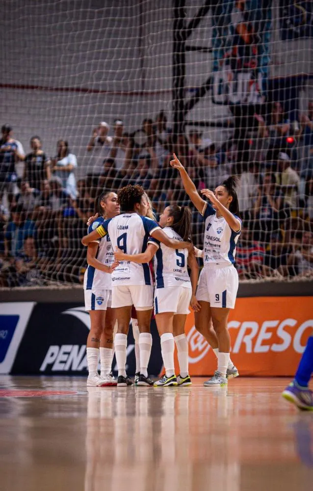 Stein Cascavel Futsal abre temporada profissional com 7 a 0 sobre o UNIT/APCEF-SE