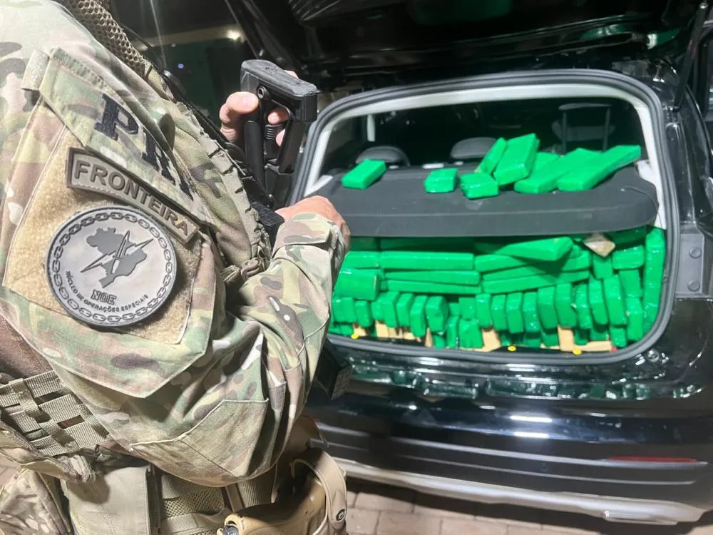 PRF apreende adolescente com quase meia tonelada de maconha